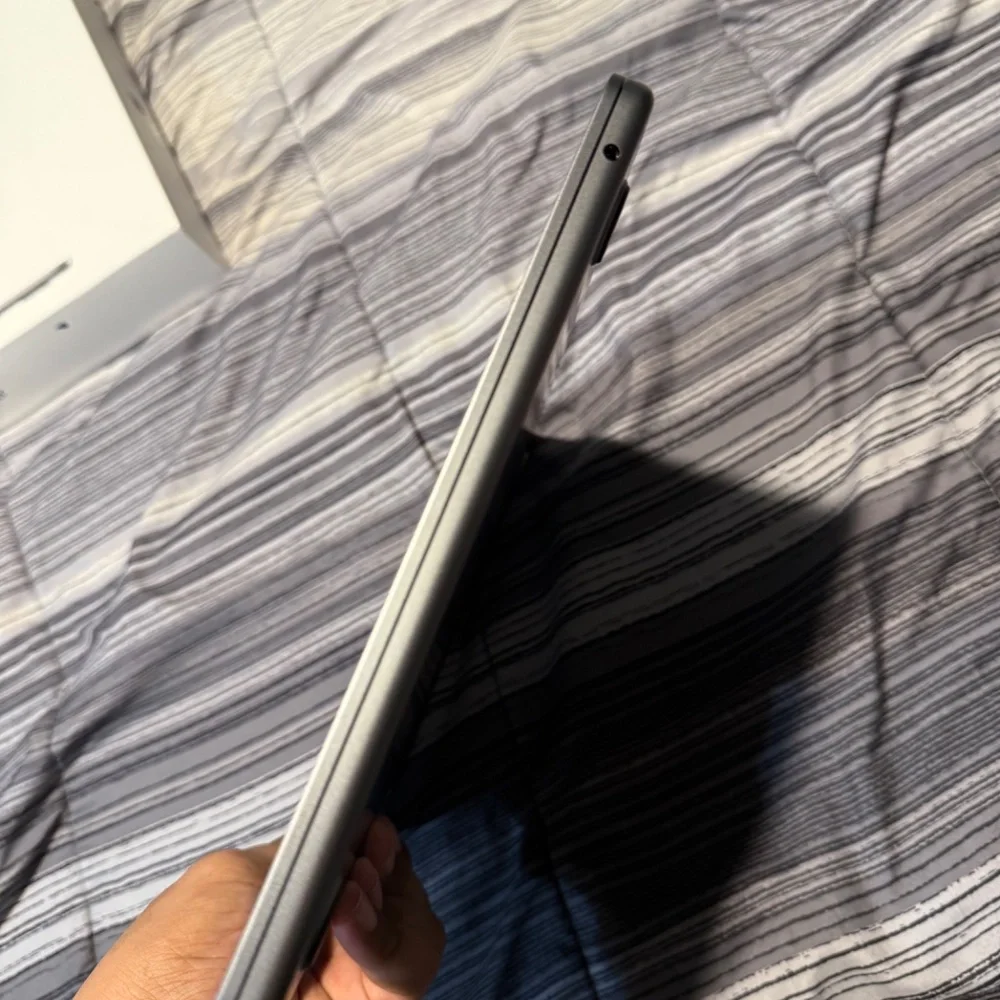MacBook Air M3(2024)